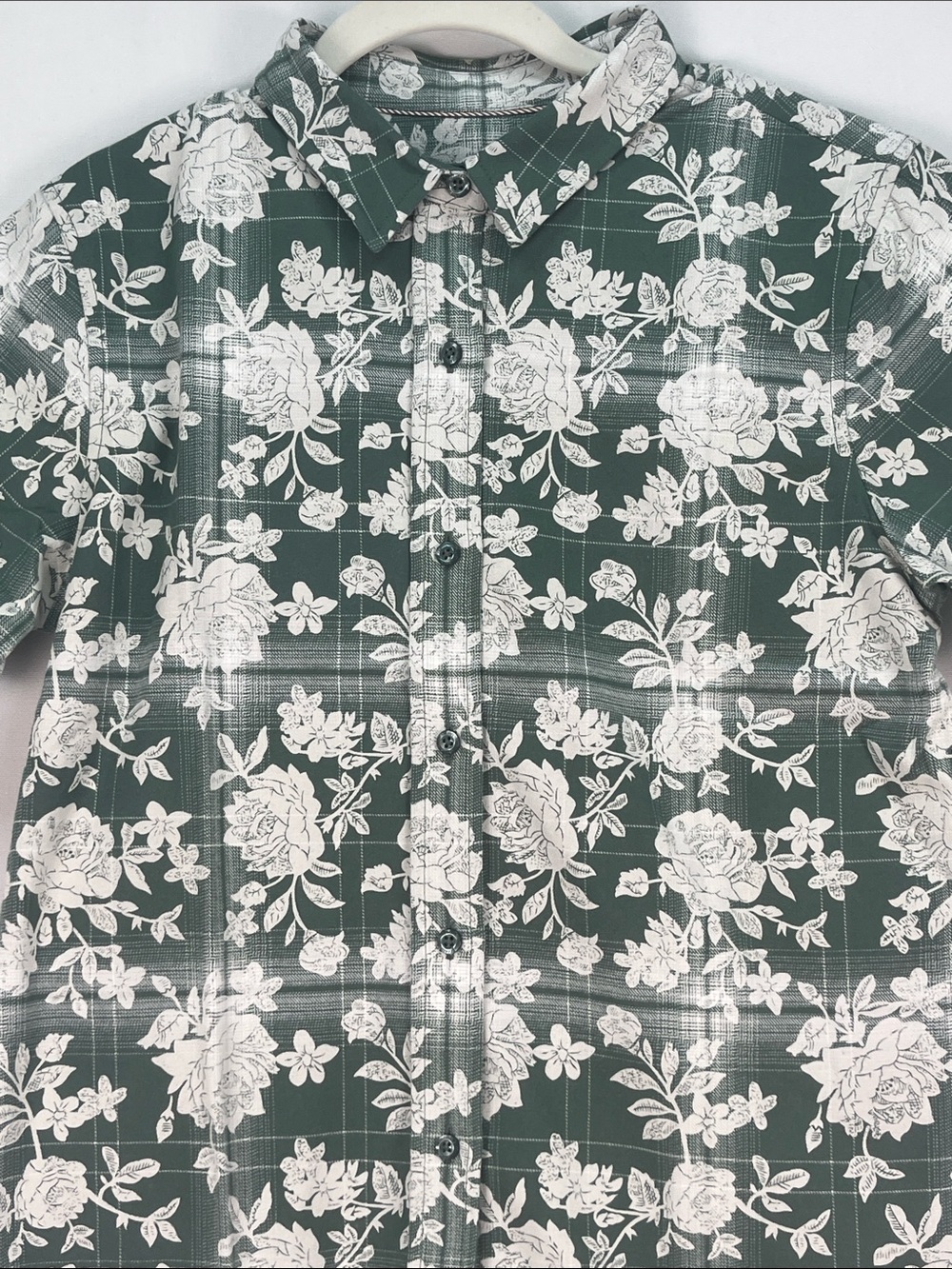 WILDFANG The Essential Button Up Green Plaid Floral Rose Shirt Small NWT - Picture 2 of 6